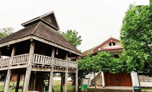 บ้านโพน