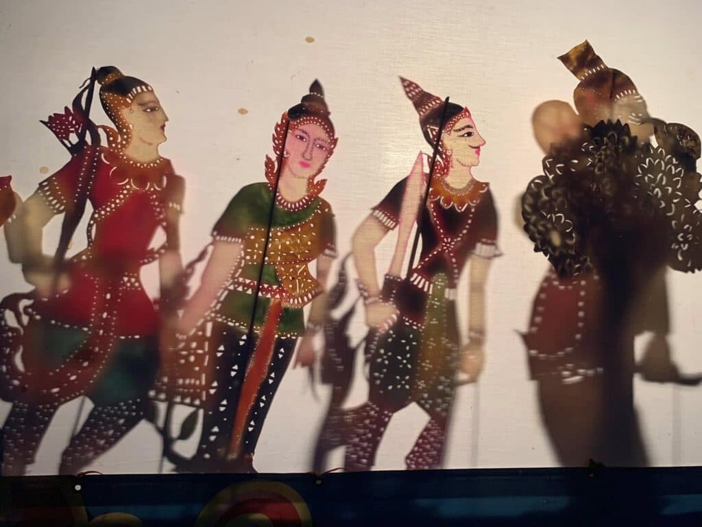 การแสดงศิลปะพื้นบ้านหนังตะลุง (ประโมทัย)