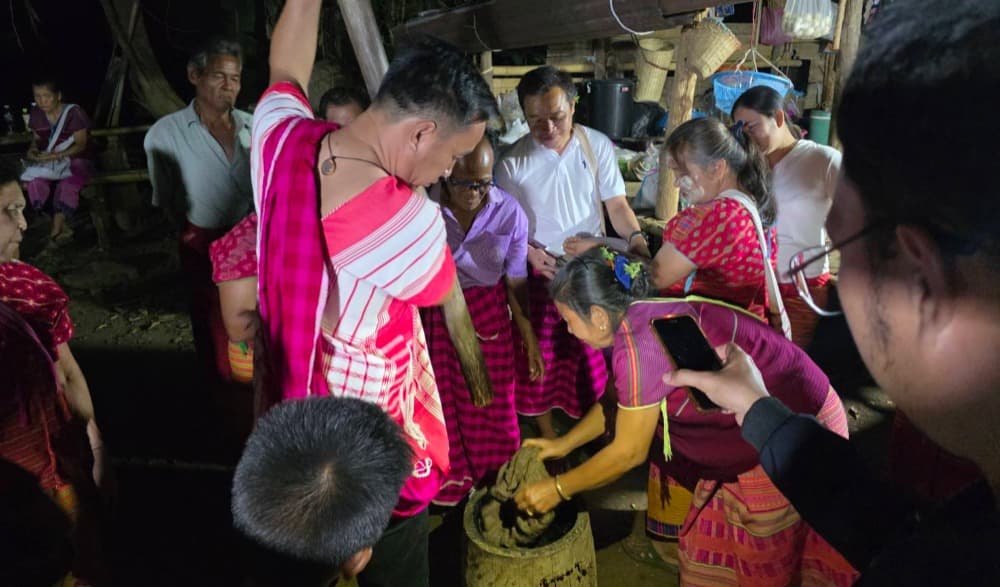 ทำบุญไหว้จุฬามณีเจดีย์ของชาวกะเหรี่ยง ตำบลวังยาว อำเภอด่านช้าง
