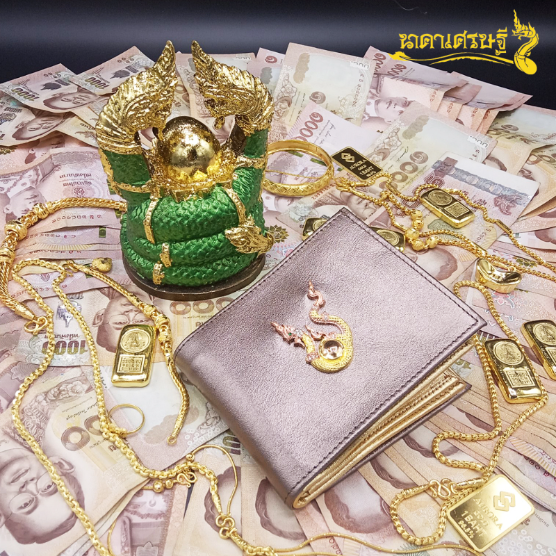 กระเป๋าสตางค์มงคลนาคาเศรษฐี ใบสั้น รุ่น นาคานพคุณ ใช้ได้ทุกวันเกิด เสริมดวงแก่ผู้ที่ต้องการสมดุลแห่งชีวิต ทำจากหนังแท้